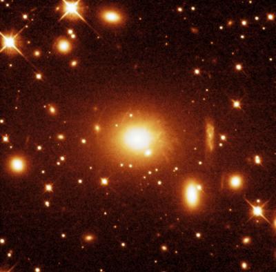 massive radio galaxy PKS 0745-191 from Hubble